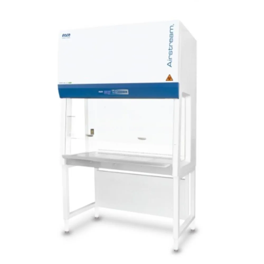 Poste de sécurité biologique Esco Airstream AC2-3E8 Classe II — Série E, 0,9 m (3 pieds), parois vitrées, lampe UV, prises et support offerts