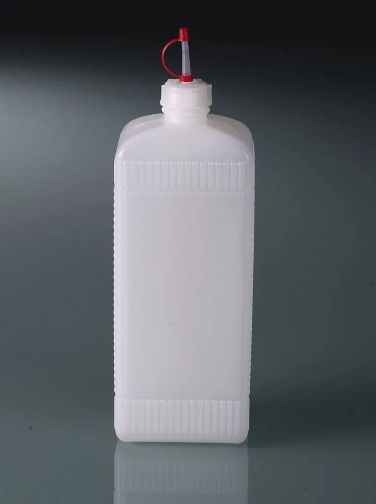 Flacon carré en PEHD, 1000 mL, avec bouchon plein D.25mm