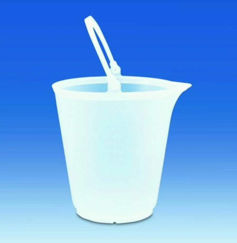 Seau gradué en polypropylène transparent avec bec verseur, 15 L