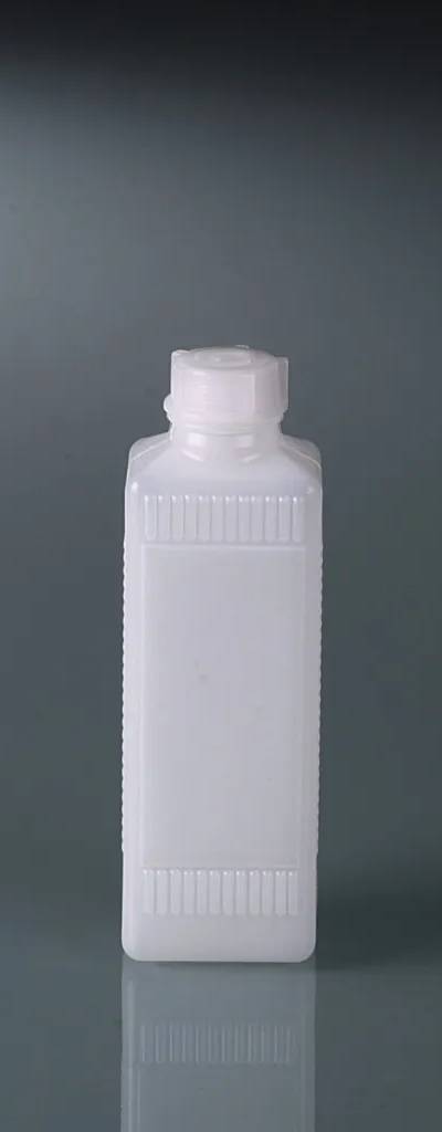 Flacon carré en PEHD, 250 mL, avec bouchon plein D.25mm
