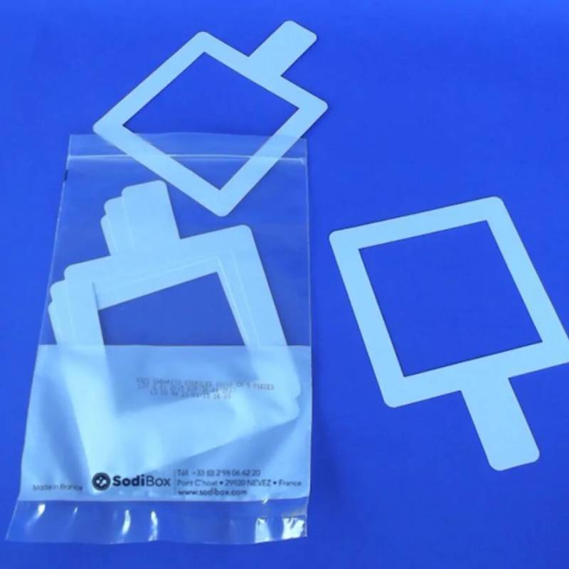 Gabarit plastique stérile 10x10 cm, sous sachet de 5