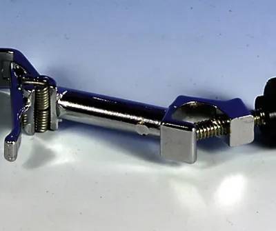 Pince métal chromé pour tige Ø 12 mm, burette Ø 0 à 25 mm