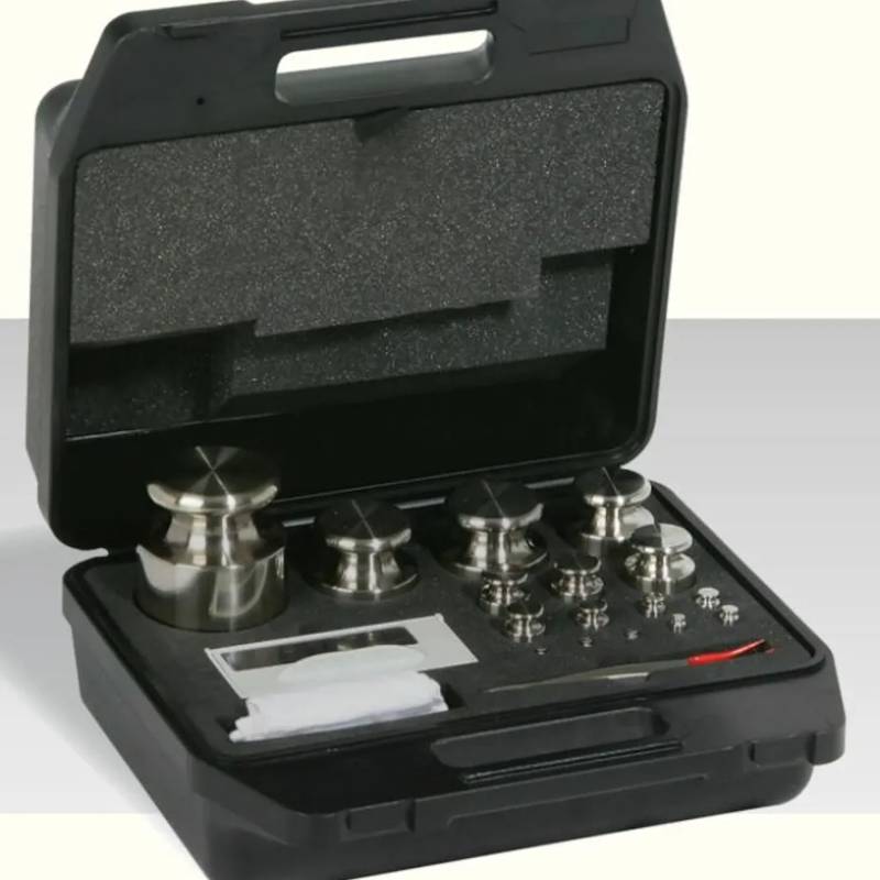 Série de 25 poids inox 1 mg à 1 kg, classe F1, valise plastique, DAkkS