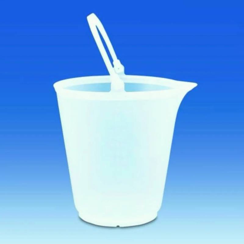Seau gradué en polypropylène transparent avec bec verseur, 15 L